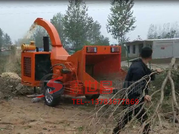 移動樹枝粉碎機山東用戶使用現場